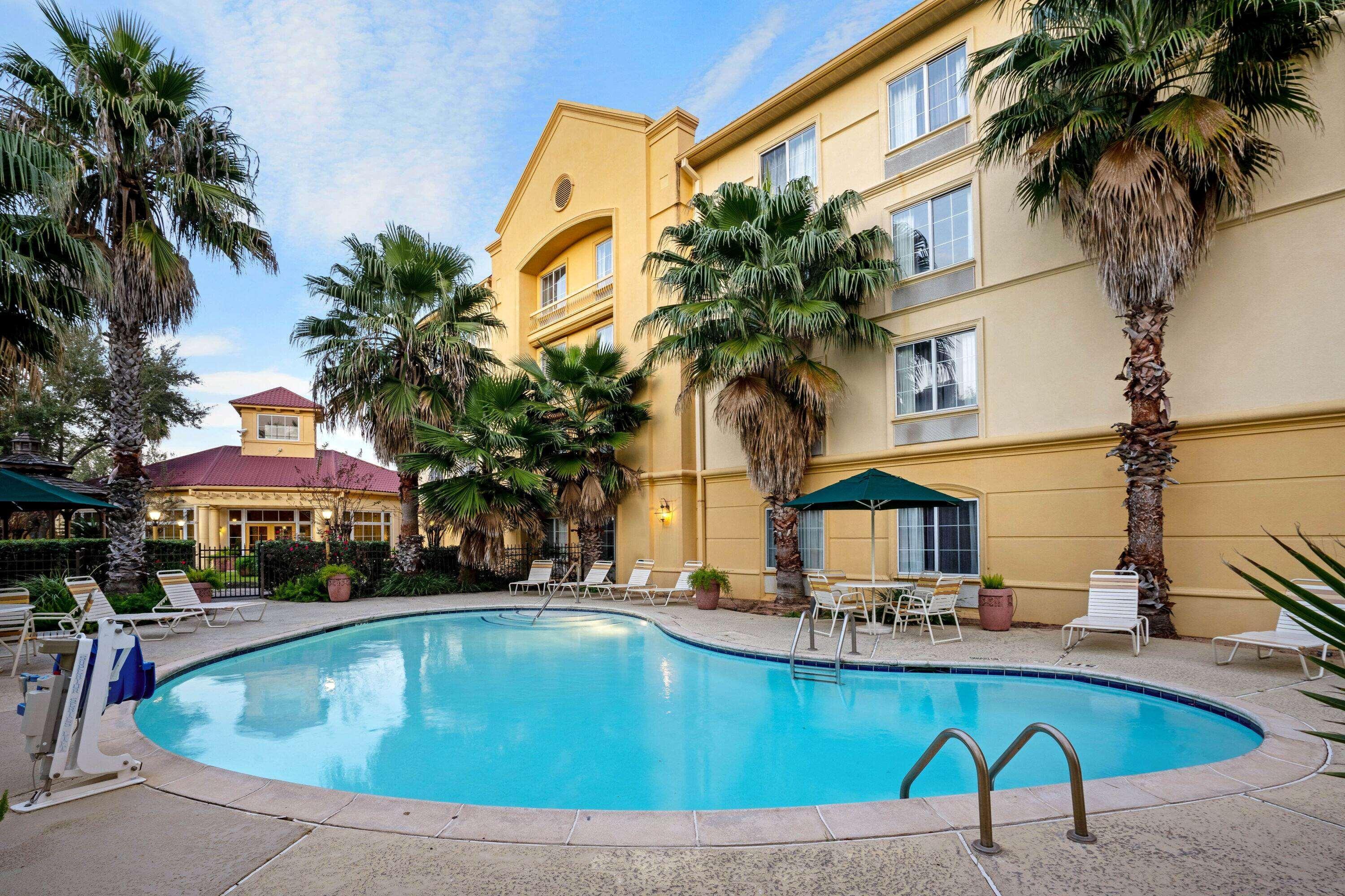 Отель La Quinta By Wyndham Houston West Park 10 Экстерьер фото